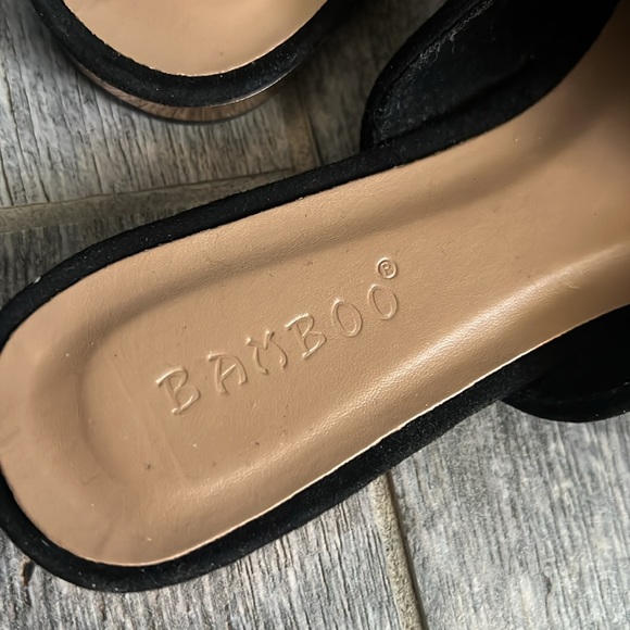 Size 7 flats - Picture 2 of 5